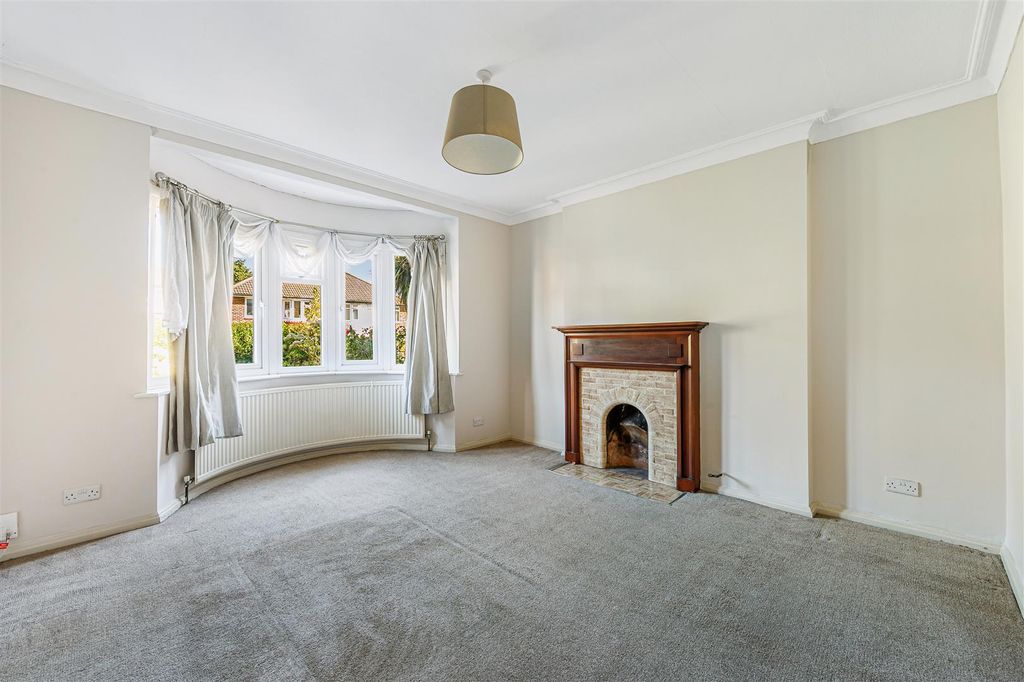 Property photo 2 of 14 61 St. Dunstans Avenue-2.Jpg