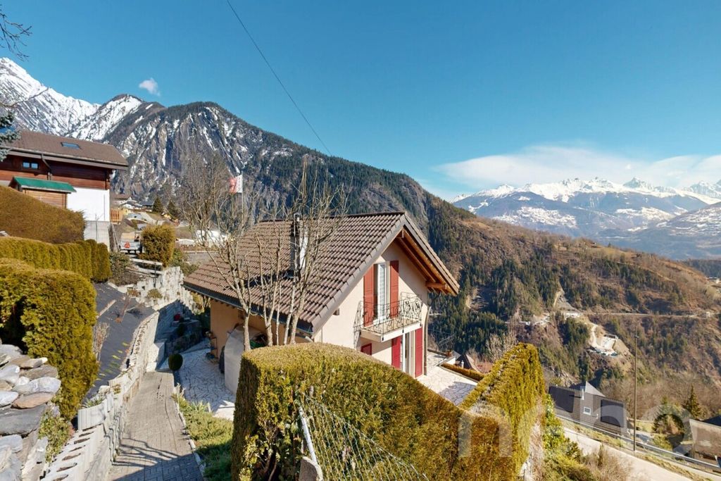 Property photo 2 of 12