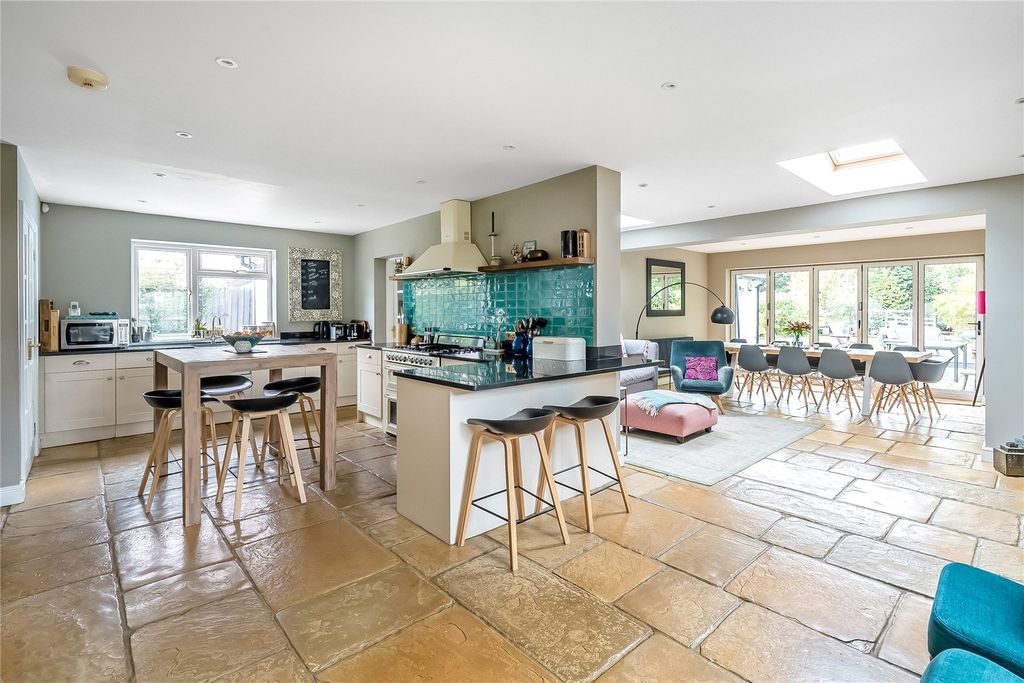 Property photo 2 of 59 Picture No. 34