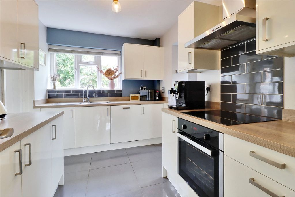 Property photo 3 of 13 Kitchen
