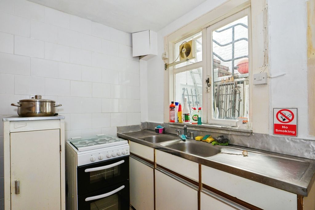 Property photo 3 of 12 Photo