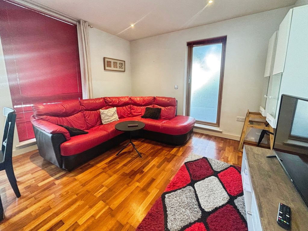 Property photo 3 of 8 Pbox-Img.Jpg