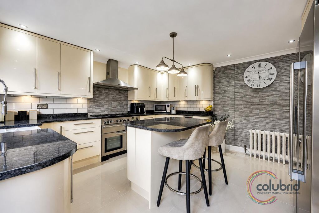 Additional image 9 of 3 bed semi-detached house for saleLong Lane, Grays RM16