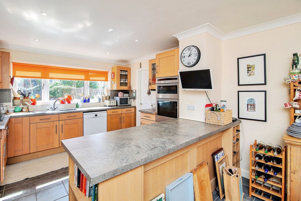Property photo 3 of 16