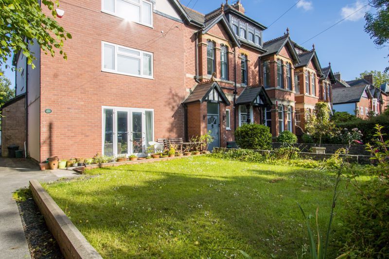 Property photo 1 of 12 Photo 9