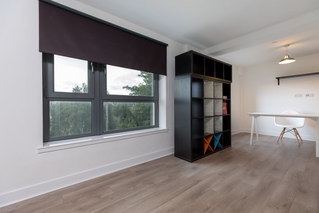 Property photo 3 of 16 162 Hill Street_006