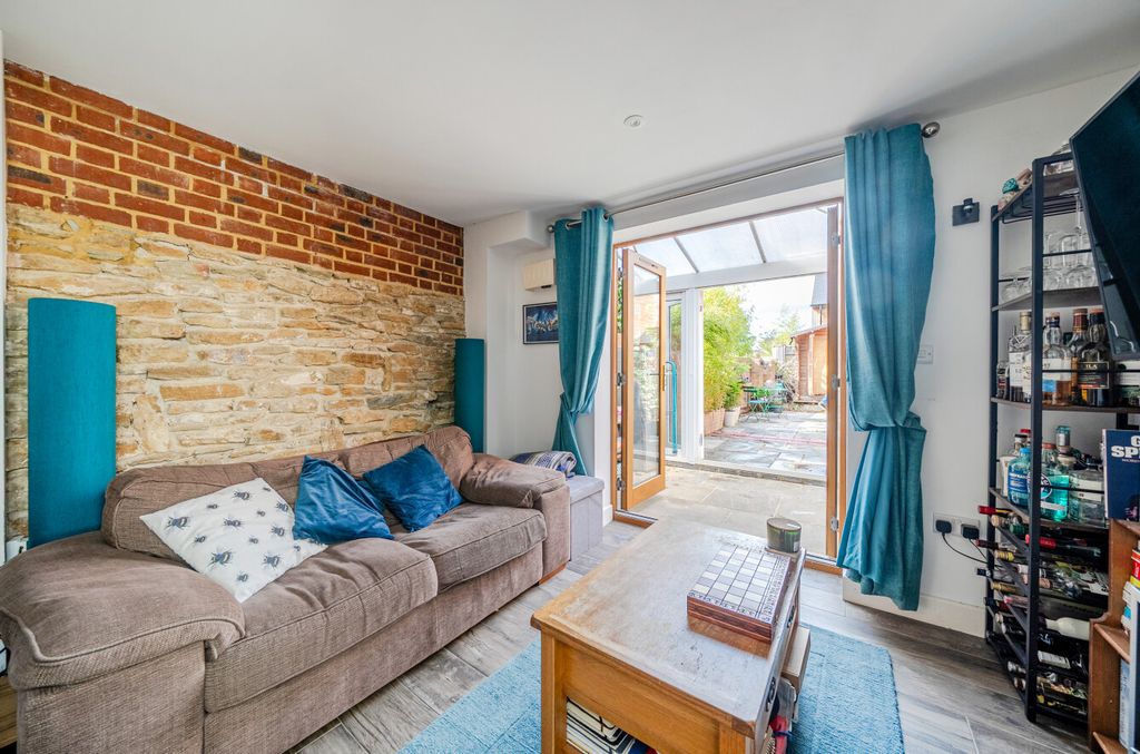 Property photo 2 of 19 1459201-10-6A0c87...