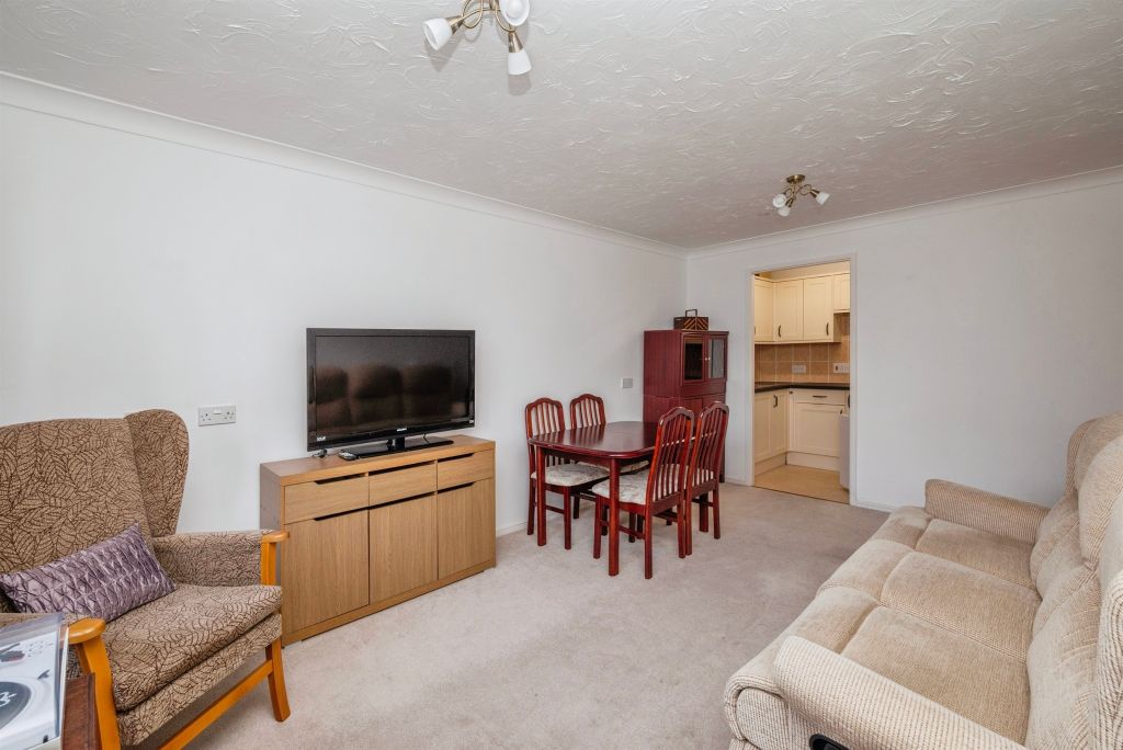 Property photo 3 of 14