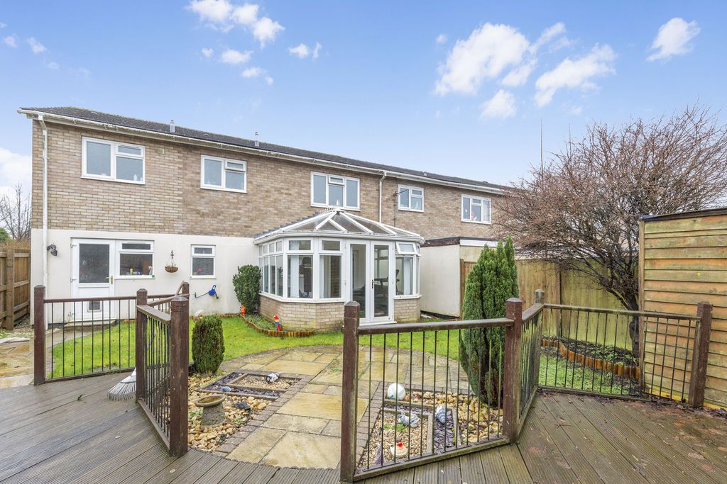 Property photo 2 of 20