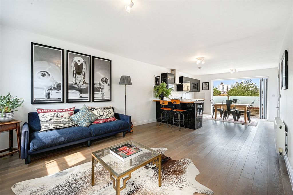 Property photo 1 of 9 Open Plan Living
