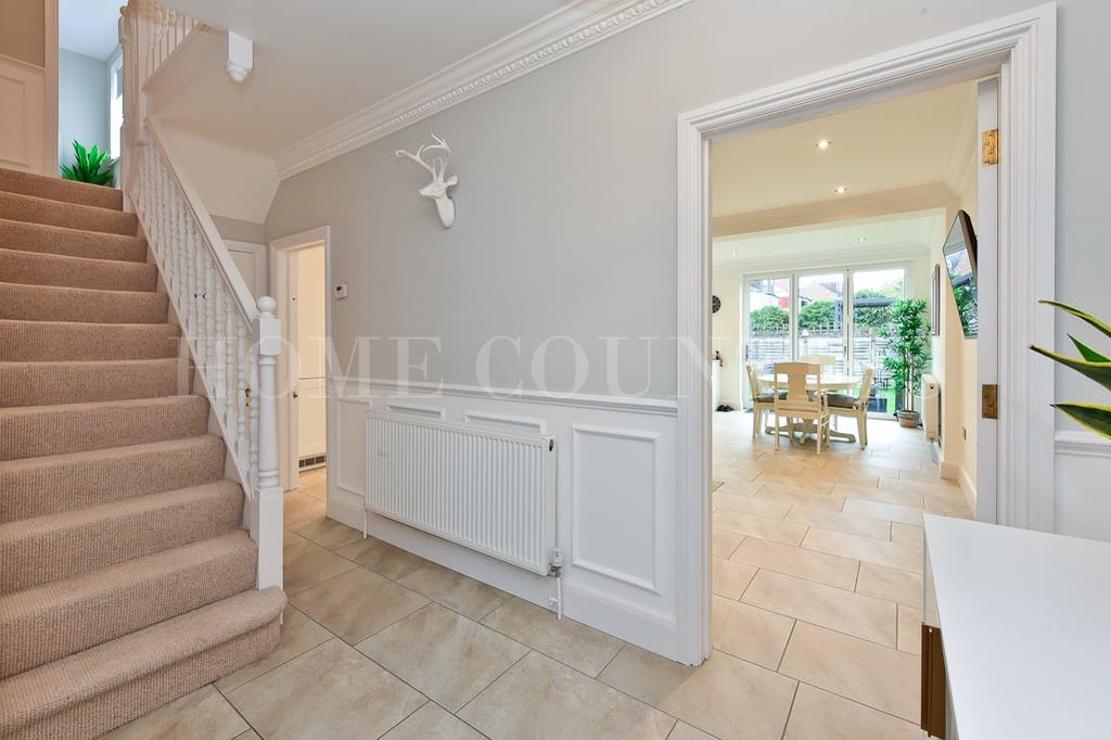 Property photo 3 of 31