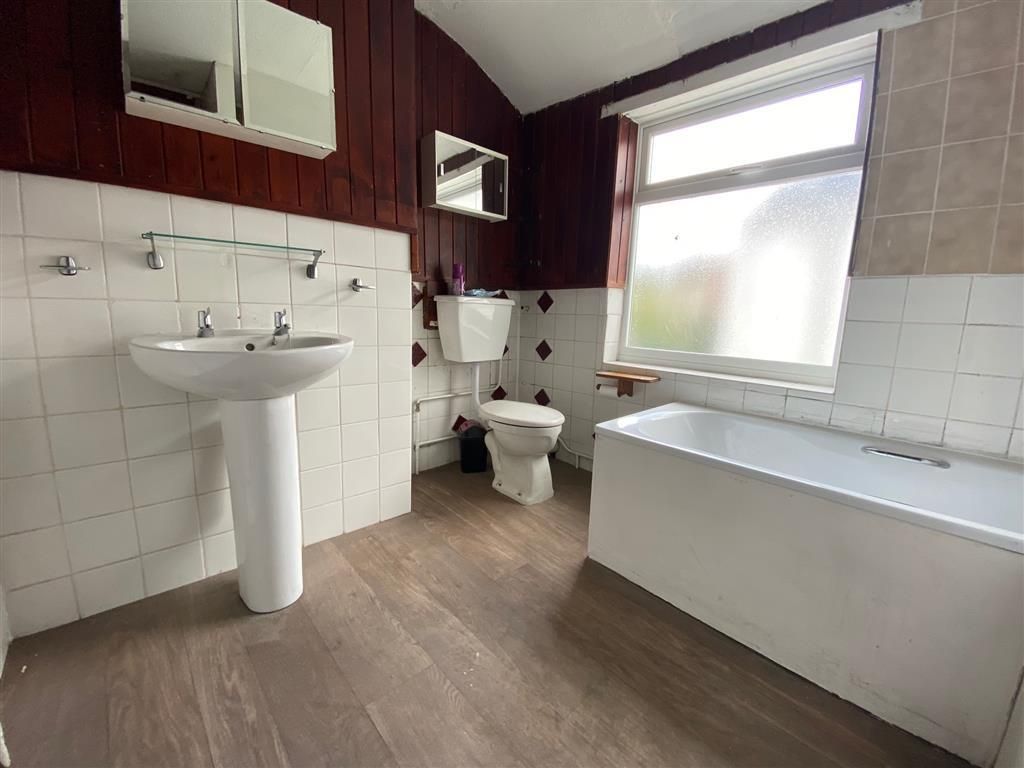 Property photo 2 of 13 Bathroom