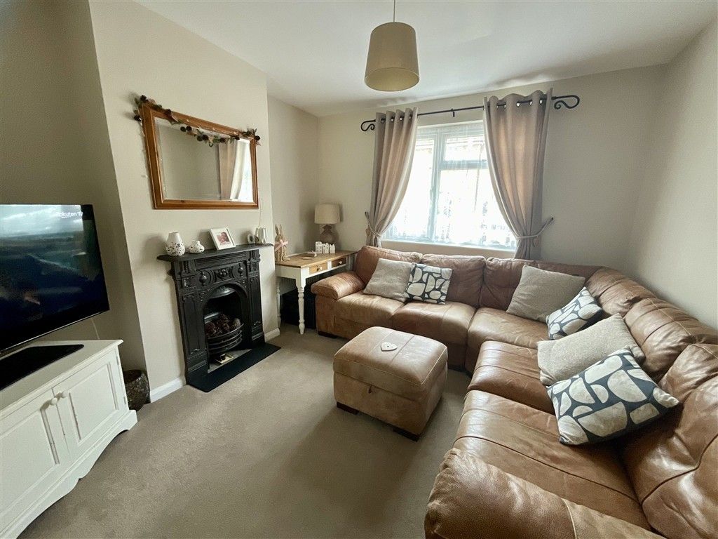 Property photo 3 of 10 Lounge
