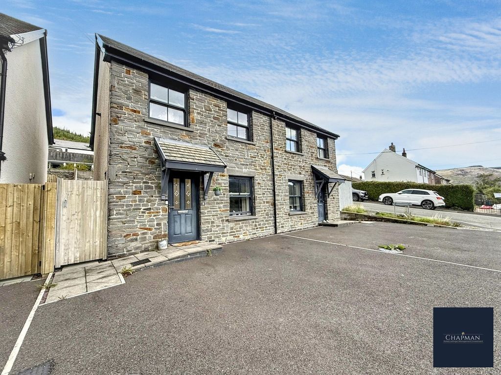 Property photo 1 of 25