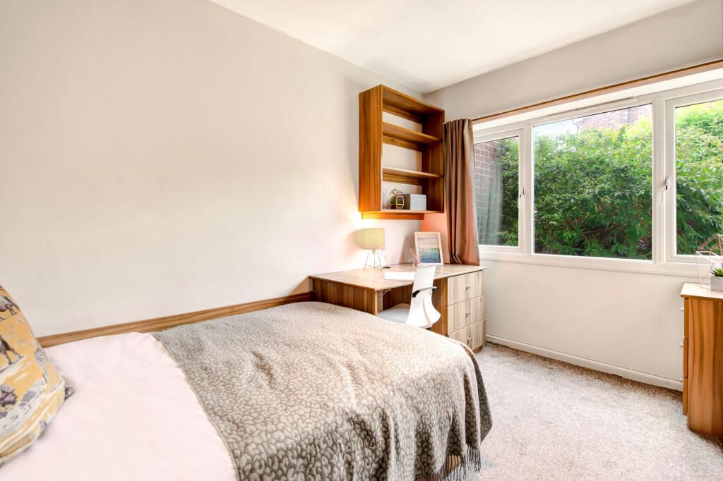 Property photo 3 of 6 Gallery