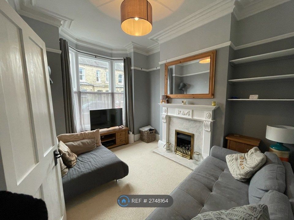 Property photo 2 of 9 Front Room