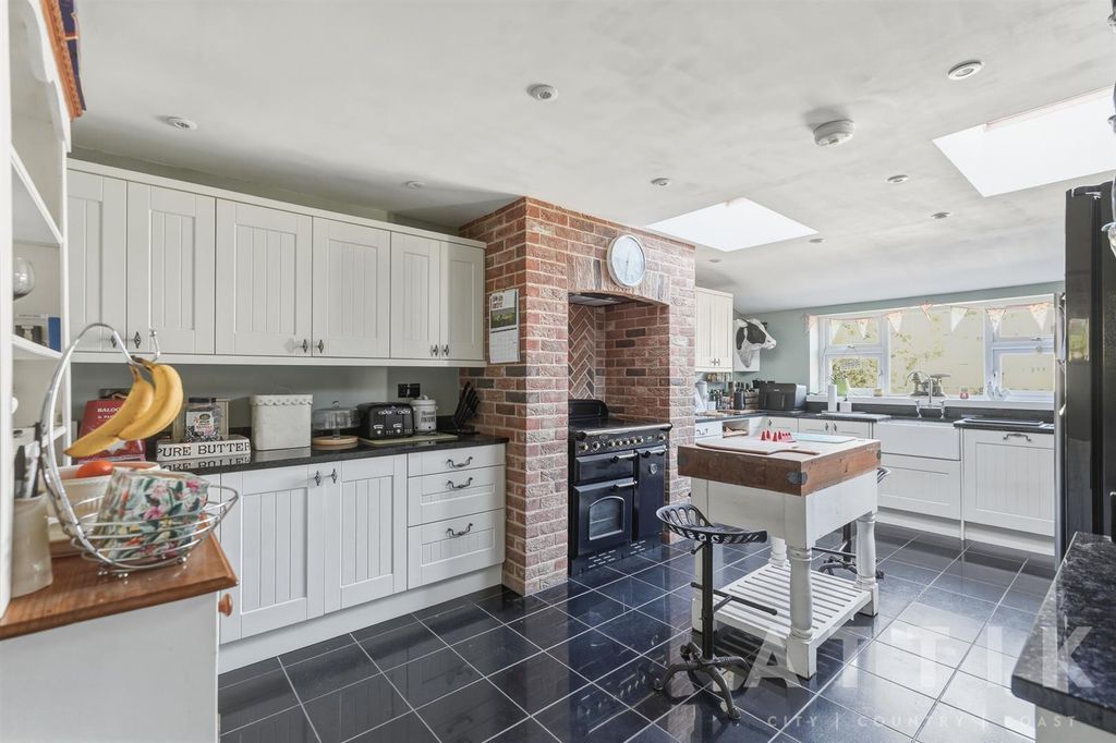 Property photo 3 of 51 5.Jpg