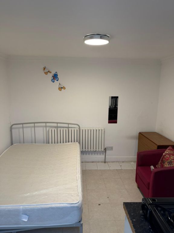 Property photo 1 of 3