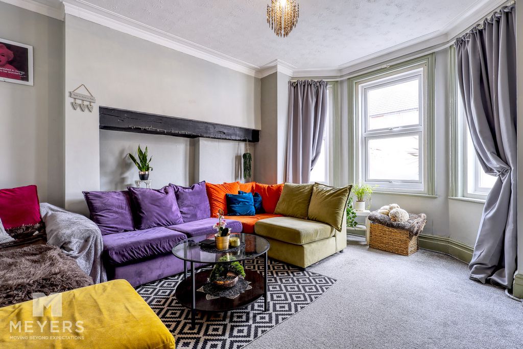 Property photo 3 of 19