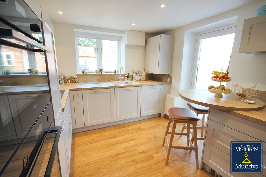 Property photo 2 of 20 Kitchen Breakfast Room