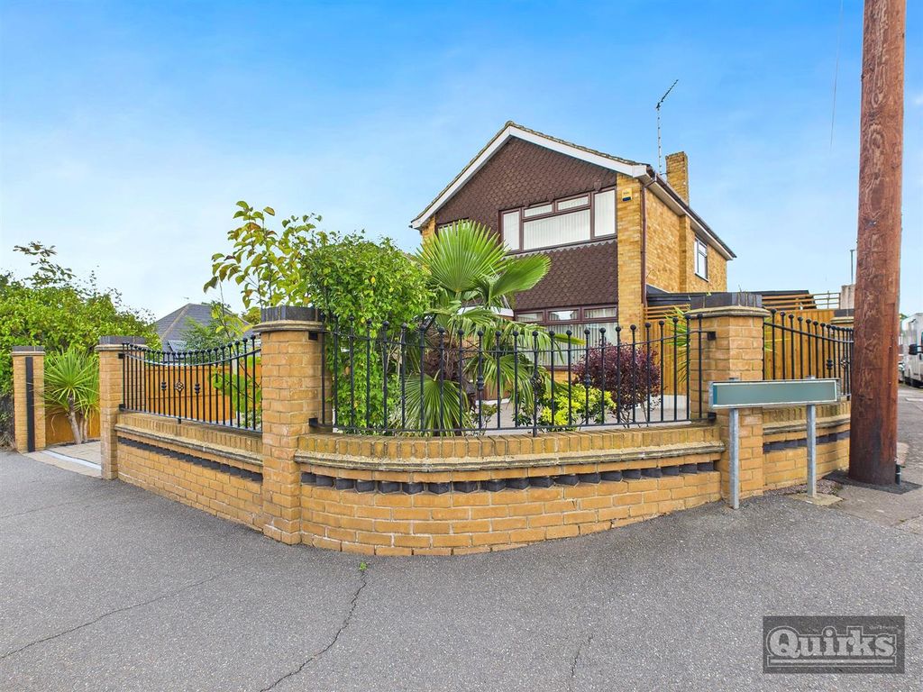 Property photo 3 of 19 Cam02342G0-Pr0133-Still019.Jpg