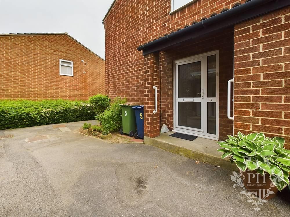 Property photo 1 of 12 Cam01415G0-Pr0095-Still007-Thumbnail-H750-70 (1).J