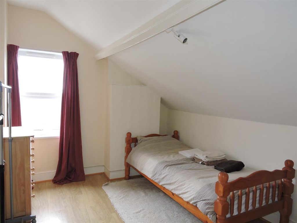 Property photo 2 of 13 Room