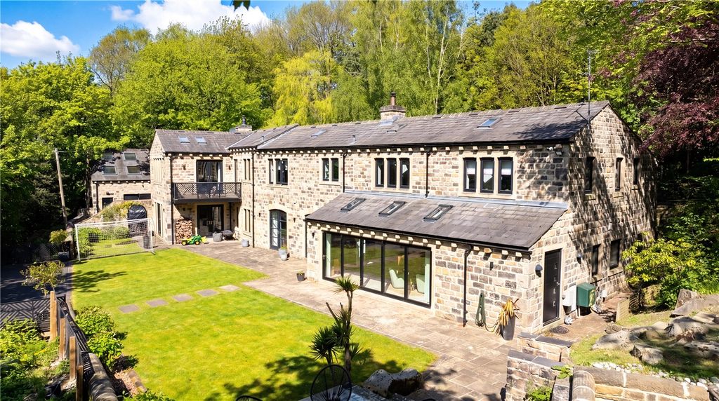 Property photo 1 of 17 External