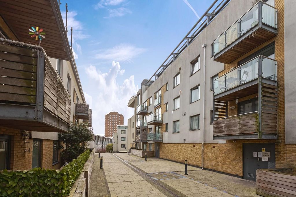 Property photo 1 of 15 Horsted Court_10.Jpg