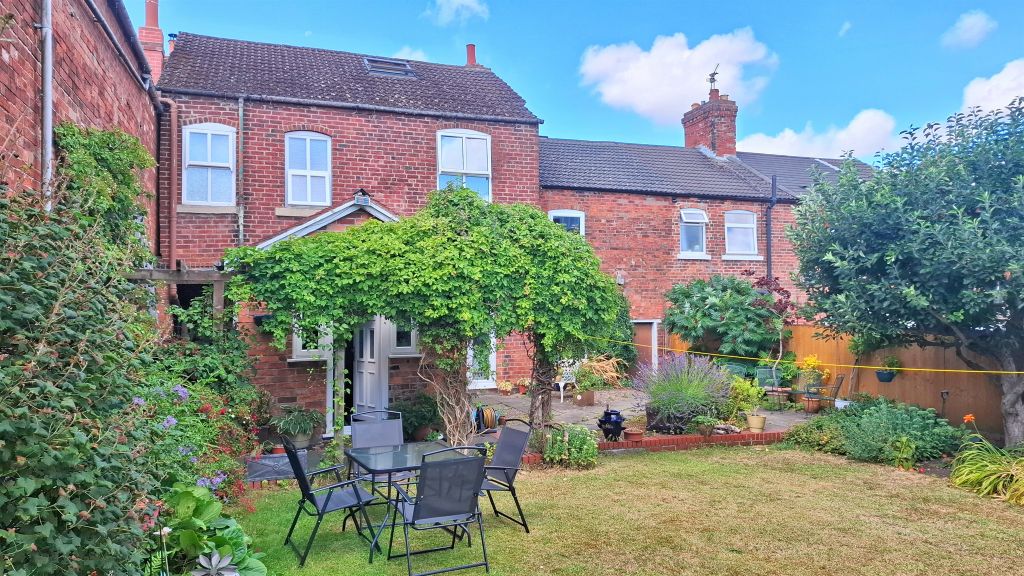 Property photo 2 of 34