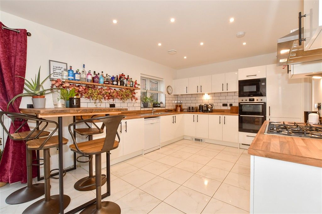 Property photo 2 of 14 Kitchen/ Dining Room