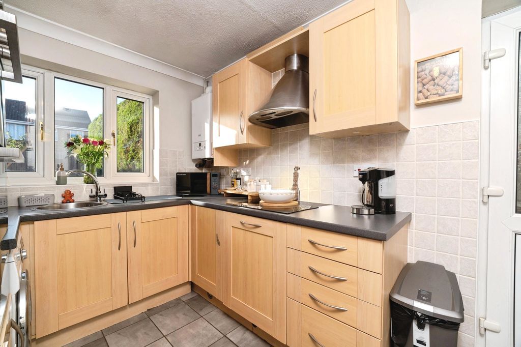 Property photo 2 of 22 Kitchen
