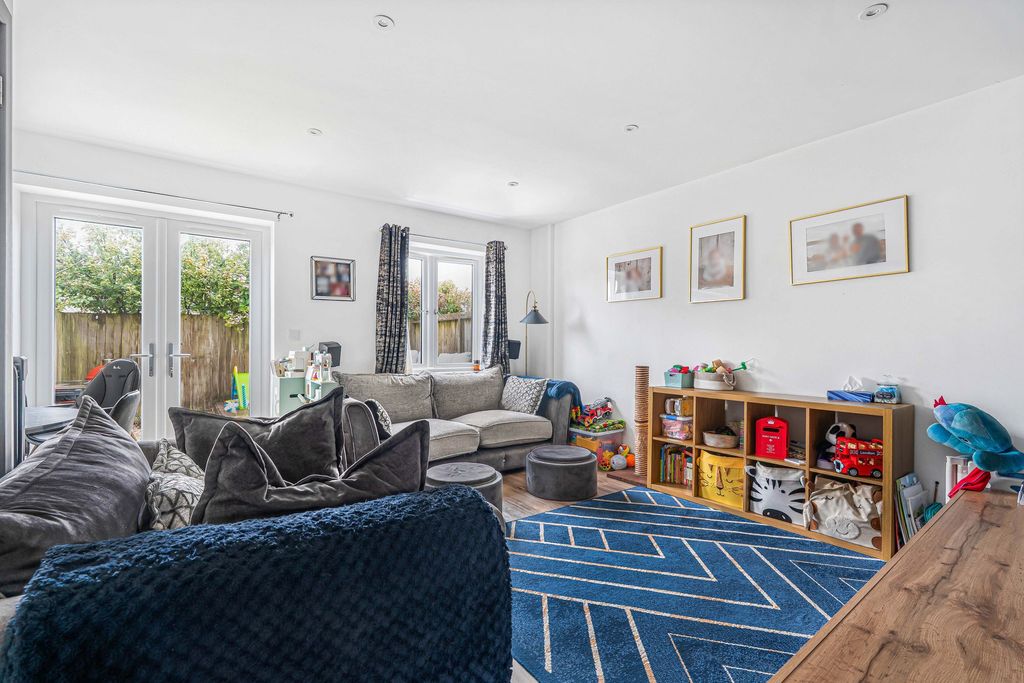 Property photo 2 of 14