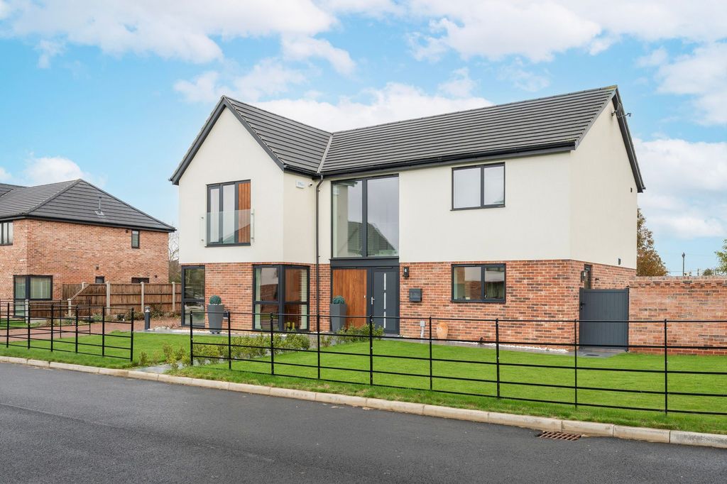 Property photo 1 of 25