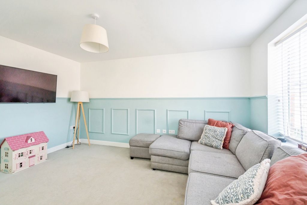 Property photo 3 of 10 Pbox-Img.Jpg