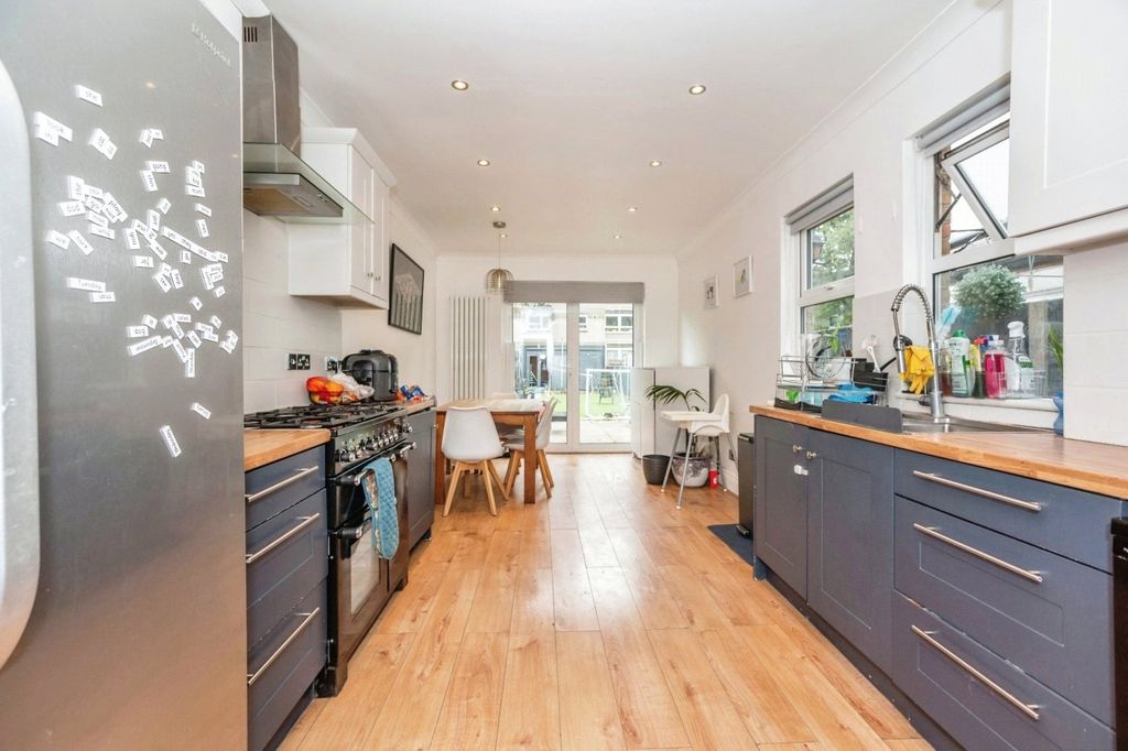 Property photo 3 of 16 Kitchen/Diner