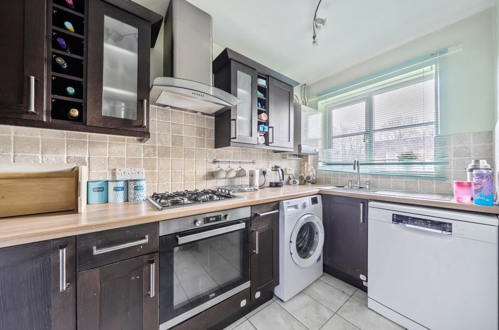 Property photo 2 of 13 Picture No. 12