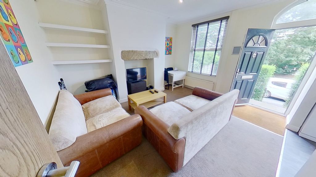 Property photo 2 of 9