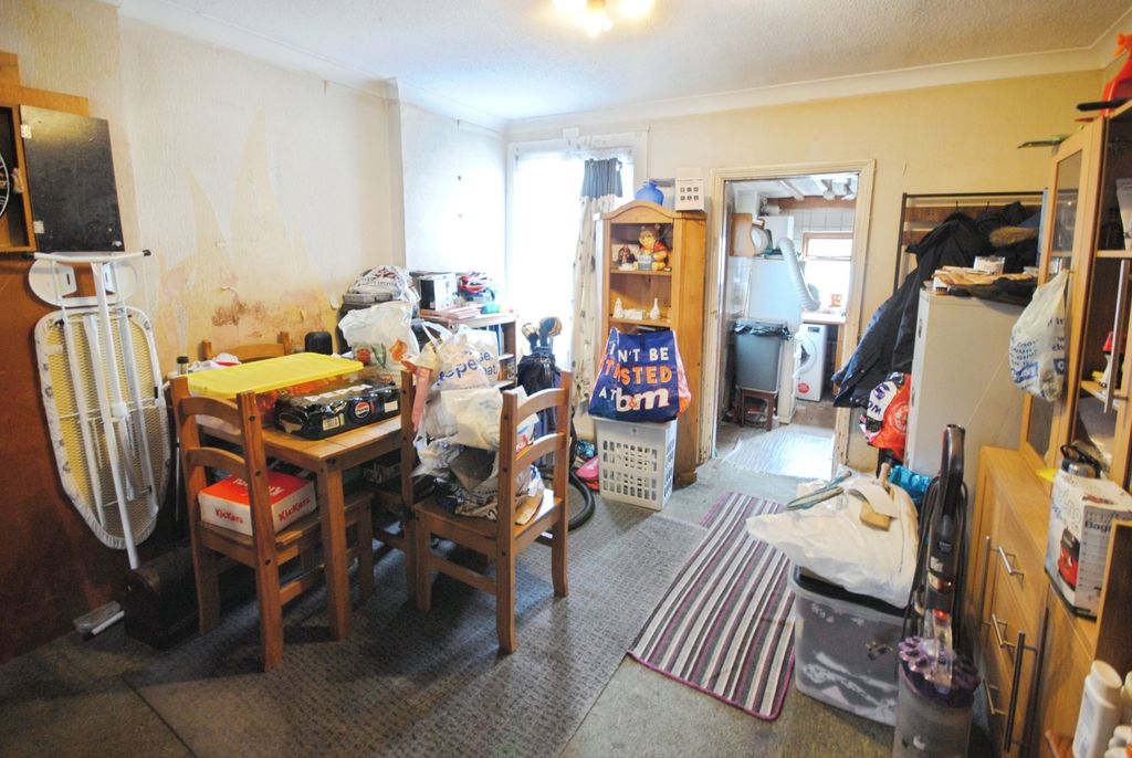 Property photo 3 of 9 Pbox-Img.Jpg