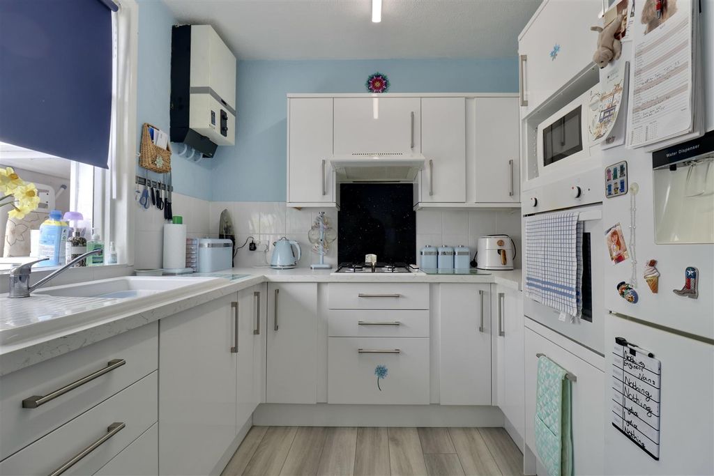 Property photo 3 of 17 85B5189F-0F01-47BA-Bab7-219Cdd8969A0_1_201_A.Jpeg