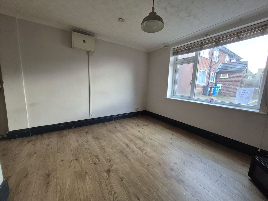 Property photo 2 of 8 Picture No. 05