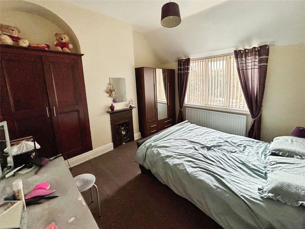 Property photo 3 of 17 Bedroom 1