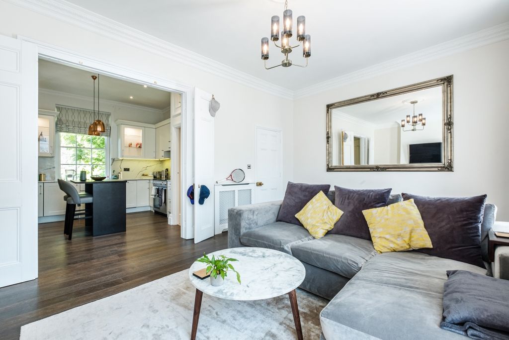 Property photo 1 of 10 St Peters Street