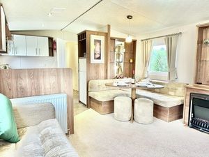 Property photo 1 of 13 Img 8099