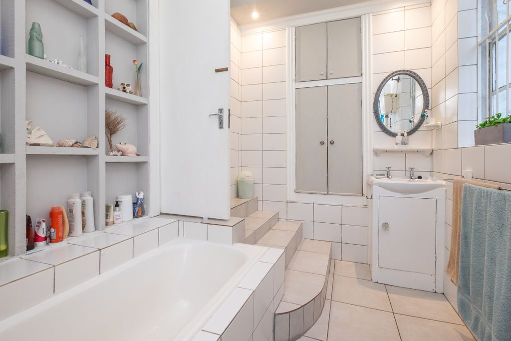 Property photo 2 of 43