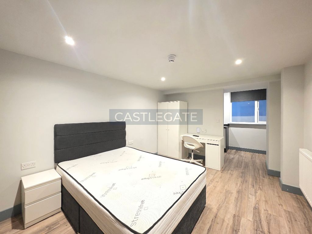 Property photo 1 of 9 Room 1, Renaissance Works, 105 New Street, Huddersfield, HD1 2As