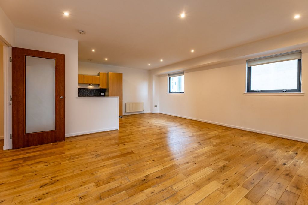 Property photo 3 of 18 Picture 3