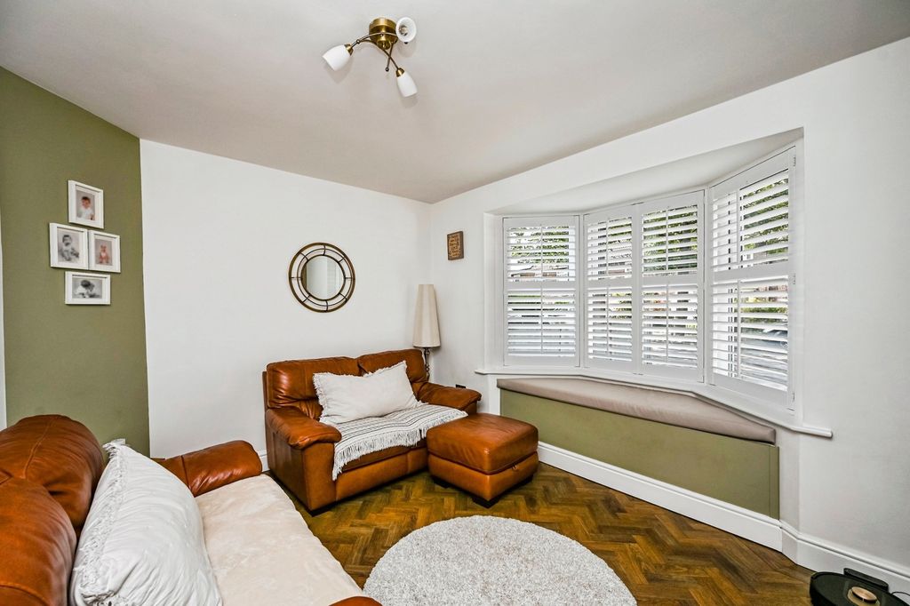 Property photo 3 of 16 Pbox-Img.Jpg