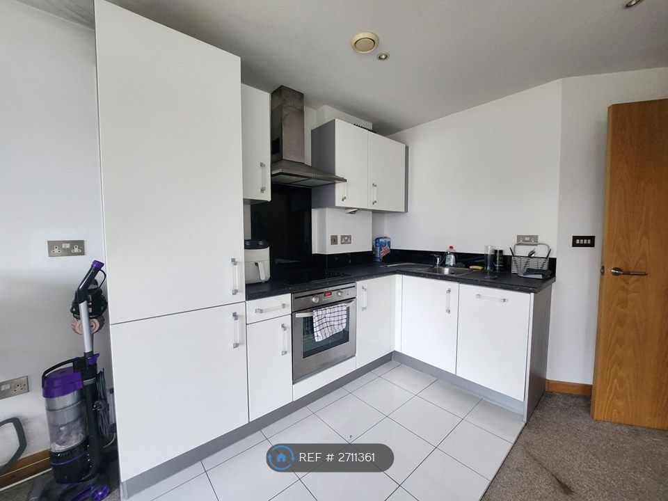 Property photo 3 of 7 Kitchen Area