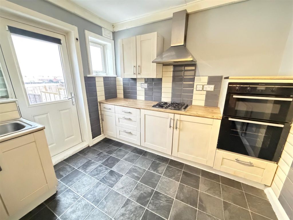 Property photo 2 of 8 7.Jpg